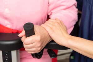 Aiempaa vähemmän yhteydenottoja potilas- ja sosiaaliasiavastaaville – asiakkaiden yhteydenotoissa korostuu kohtaamisen merkitys