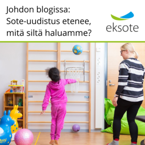 lapsi heittää palloa koriin