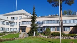 honkaharjun terveysasema ulkoa kuvattuna aurinkoisena kesäpäivänä
