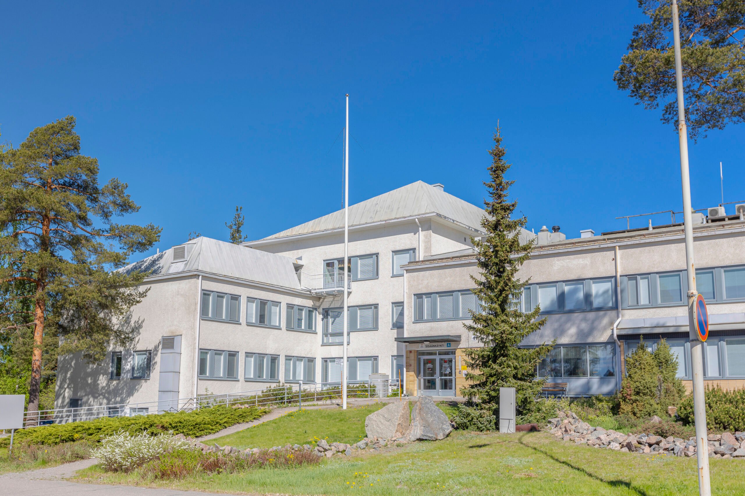 Honkaharjun hyvinvointiasema ulkoapäin kuvattuna,
