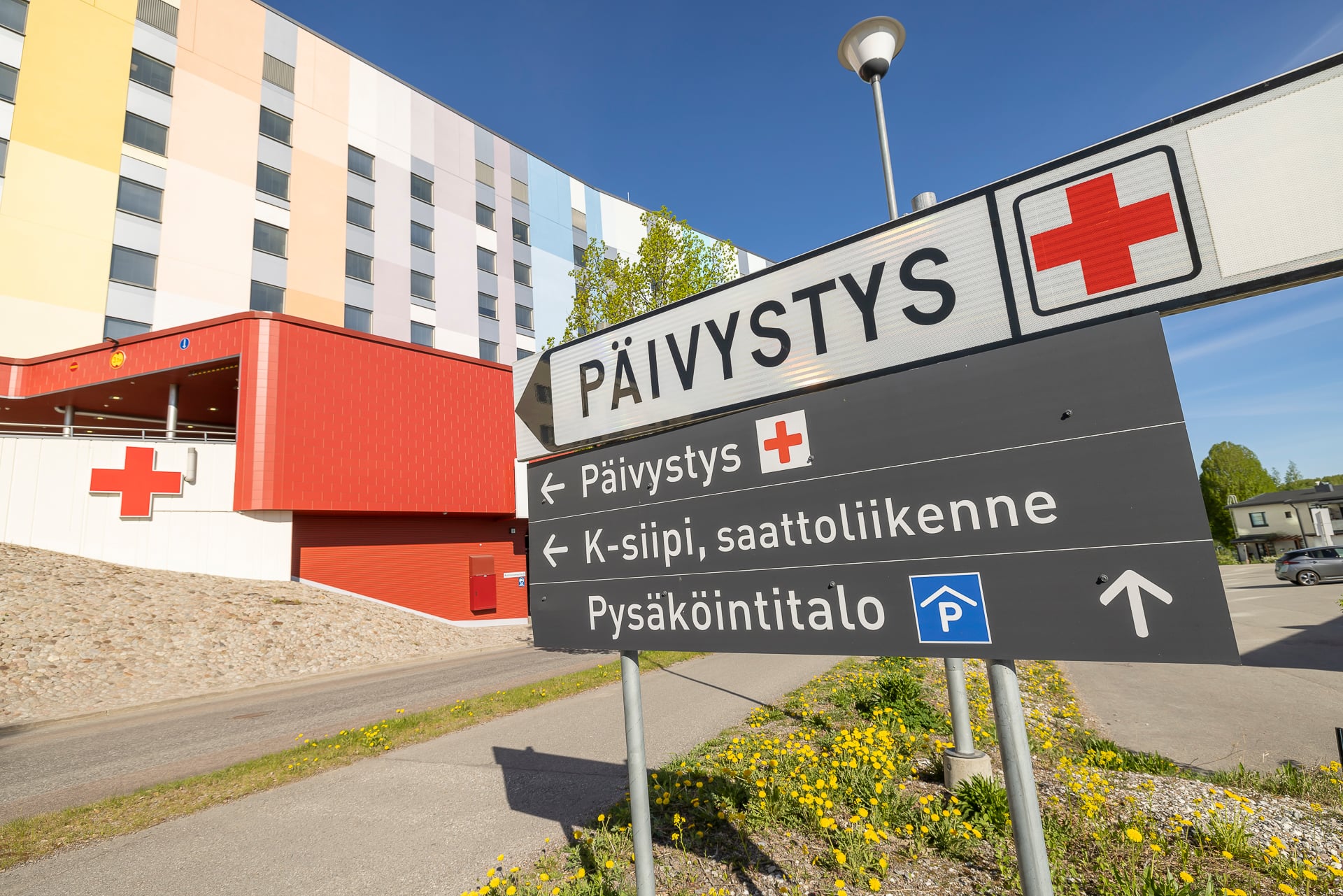 keskussairaalan päivystyksen kyltti.