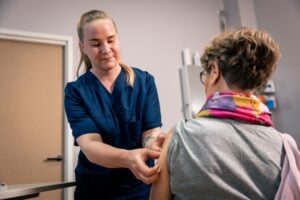 Etelä-Karjalassa syksyn rokotuksilla on saatu hyvä rokotekattavuus – influenssakausi kiihtyy