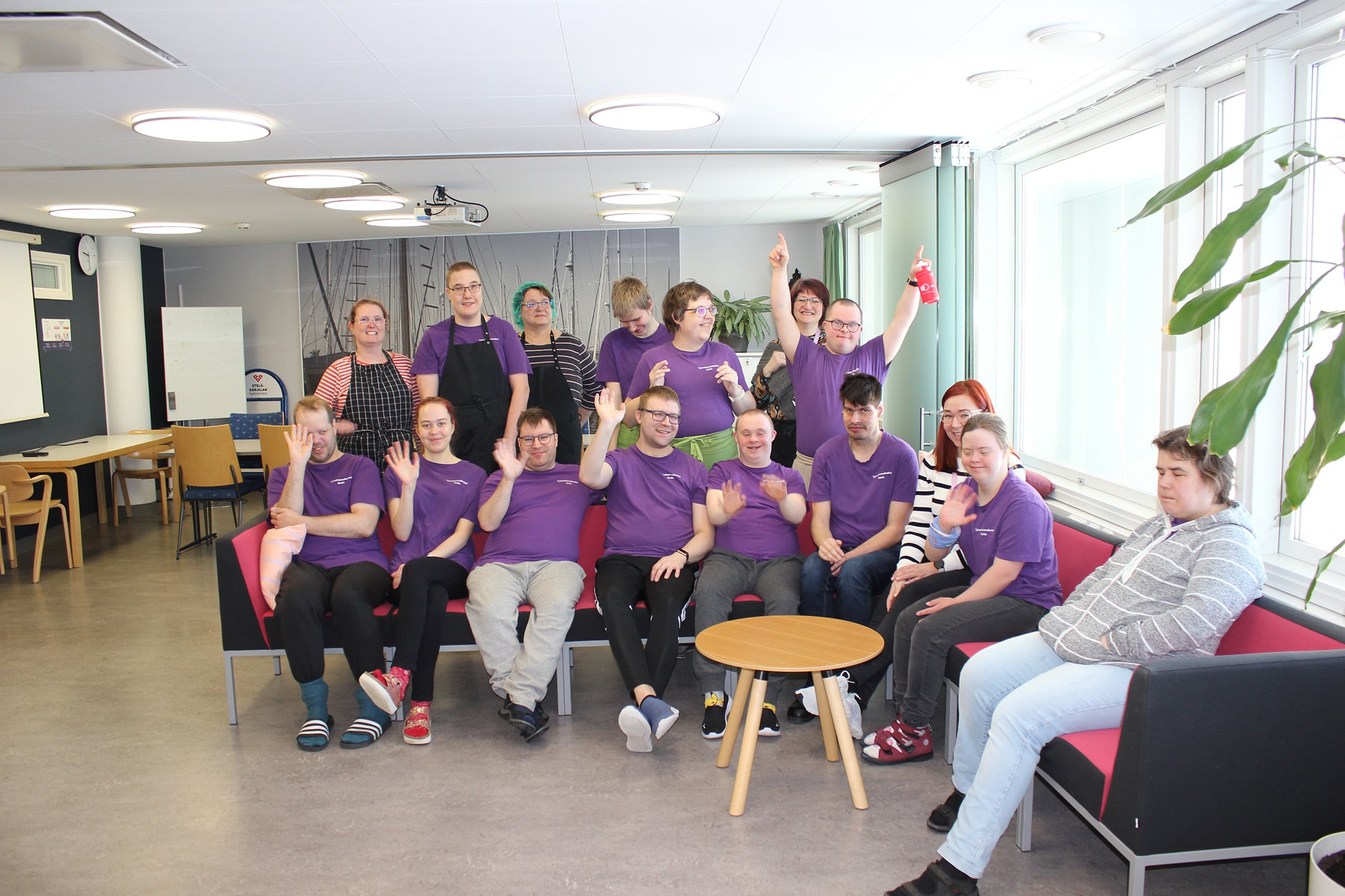 Vammaispalvelujen työvalmennuskeskus tuo iloa, elämää ja puhtautta toimistotaloon