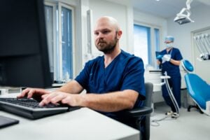 Suun terveydenhuollon ajanvaraus keskitetään puhelimen ja Oma Ekhvan kautta tehtäväksi